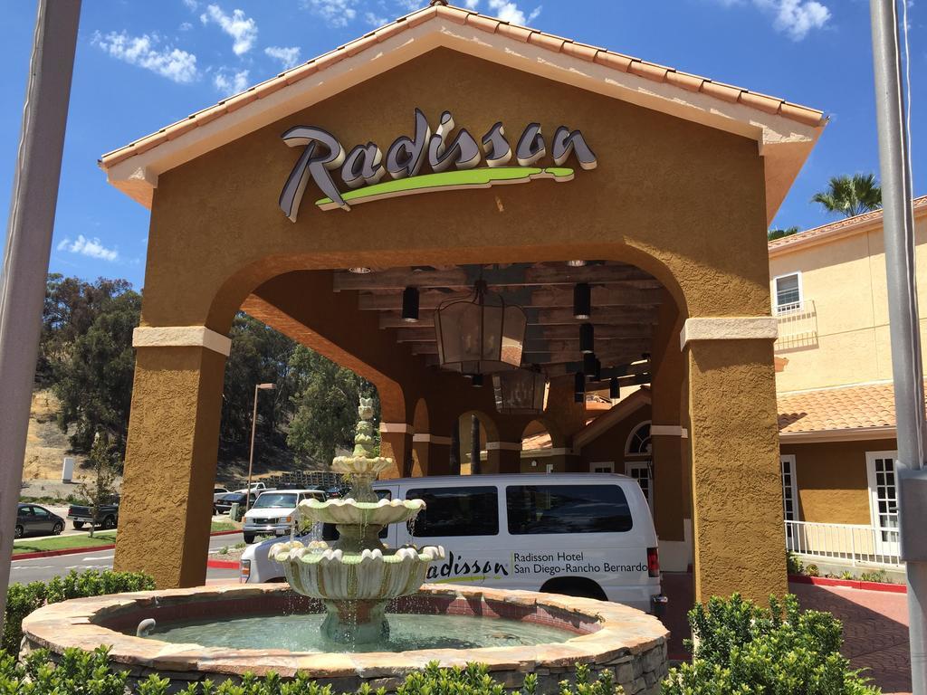 Radisson Hotel San Diego Rancho Bernardo Exterior photo